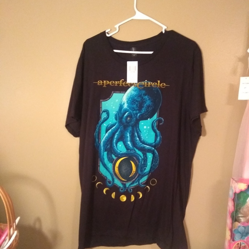 A perfect circle t-shirt